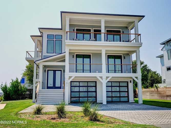 101 Salisbury Street Wrightsville Beach, NC 28480