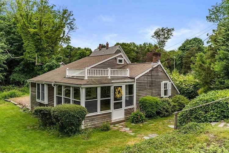 243 N Main St Cohasset, MA 02025