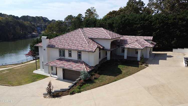 702 Rio Dr Friendsville, TN 37737
