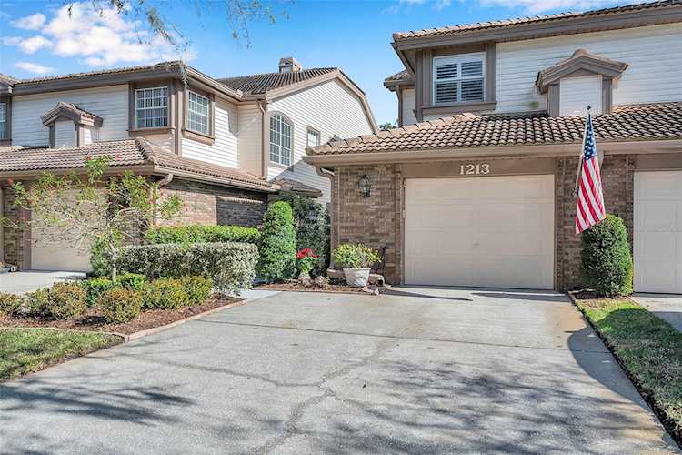1213 Clays Trl Oldsmar, FL 34677