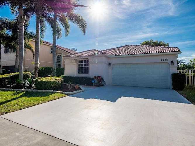 7943 Rockport Circle Lake Worth, FL 33467