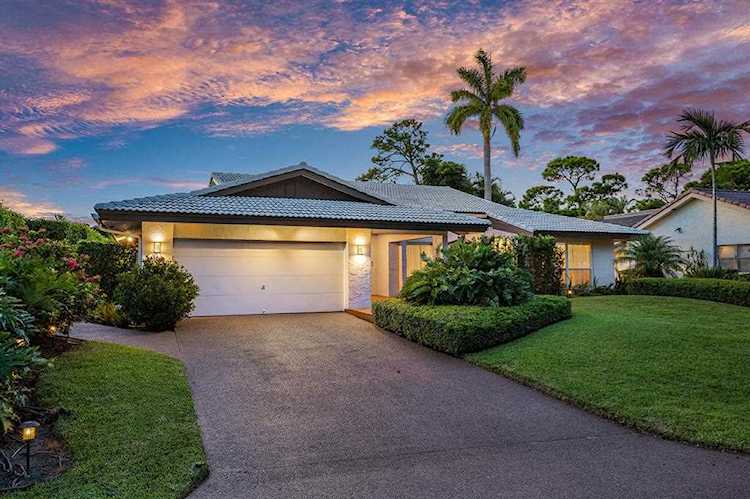 5108 Pineview Circle Delray Beach, FL 33445