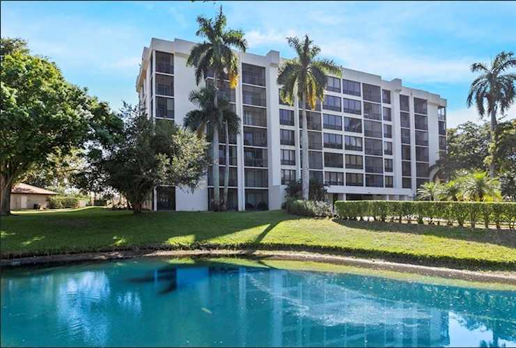 5951 Wellesley Park Dr #107 Boca Raton, FL 33433