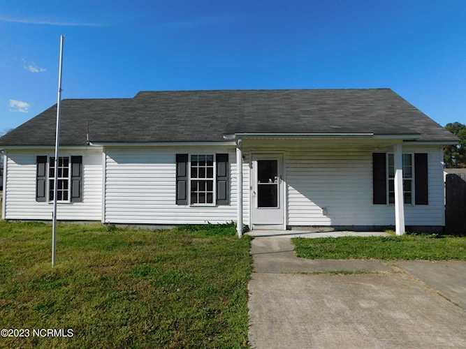 137 Sutton Drive Elizabeth City, NC 27909