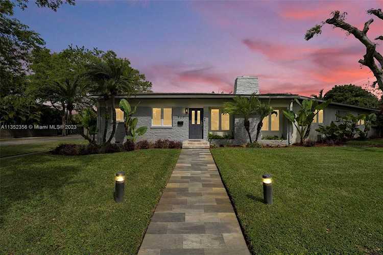909 NE 99th St Miami Shores, FL 33138