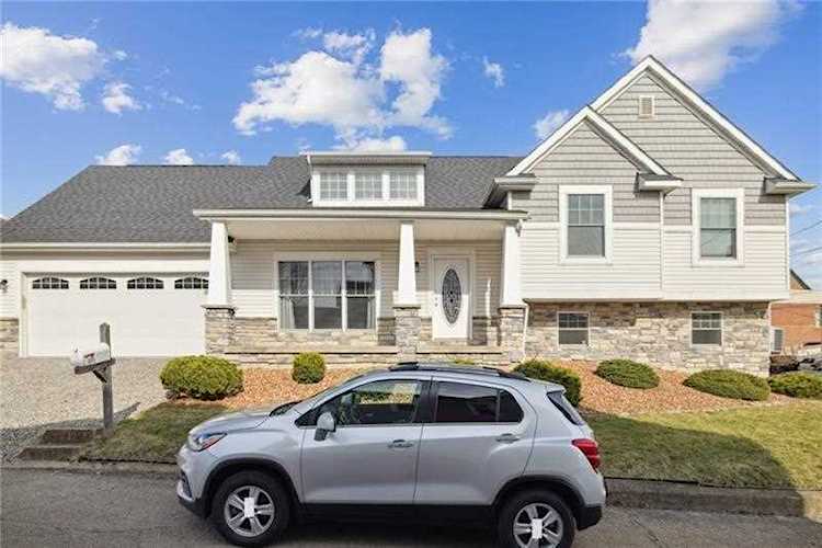 601 E 9th Ave Tarentum Allegheny-North PA 15084 $210,000 Photo 1