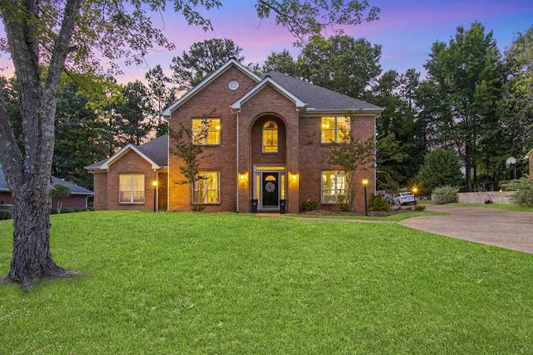 110 Little John Ln Starkville, MS 39759