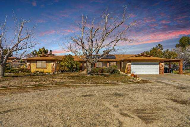 2805 W Avenue N8 Palmdale, CA 93551