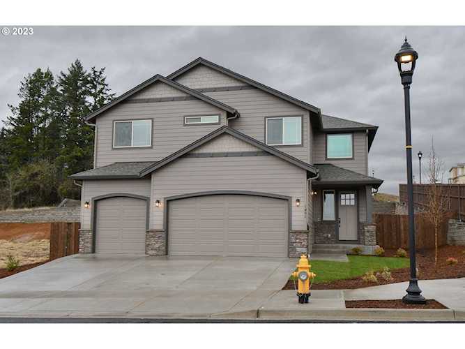1401 W 16th CIR La Center, WA 98629