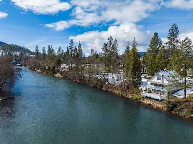 22058 Highway 62 Shady Cove, OR 97539