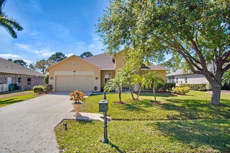 5806 NW Breezy Brook Ct Port St. Lucie, FL 34986