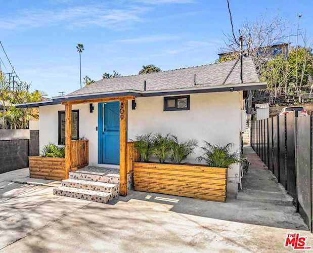 809 N Gage Ave Los Angeles, CA 90063