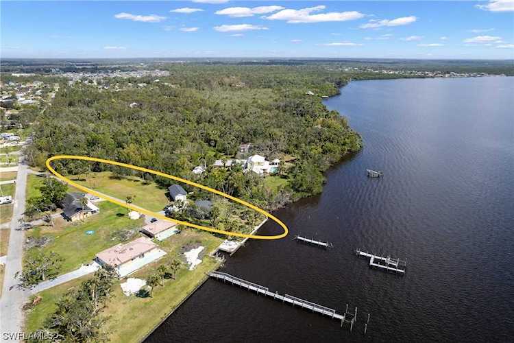 1864 Stevenson Rd North Fort Myers, FL 33917