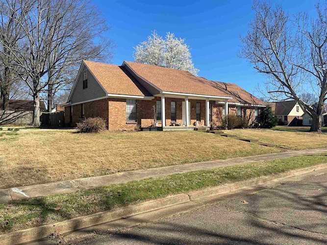 6070 Lawnhill Dr Bartlett, TN 38135