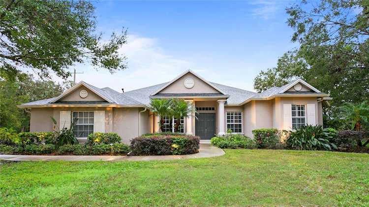 10520 Firestone Dr Bradenton, FL 34202