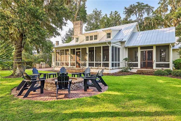 35 Stallings Island St Bluffton, SC 29910