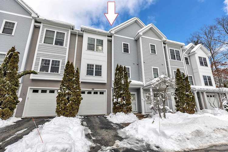 37 Woodview Way Manchester, NH 03102 | MLS 4941666 Photo 1