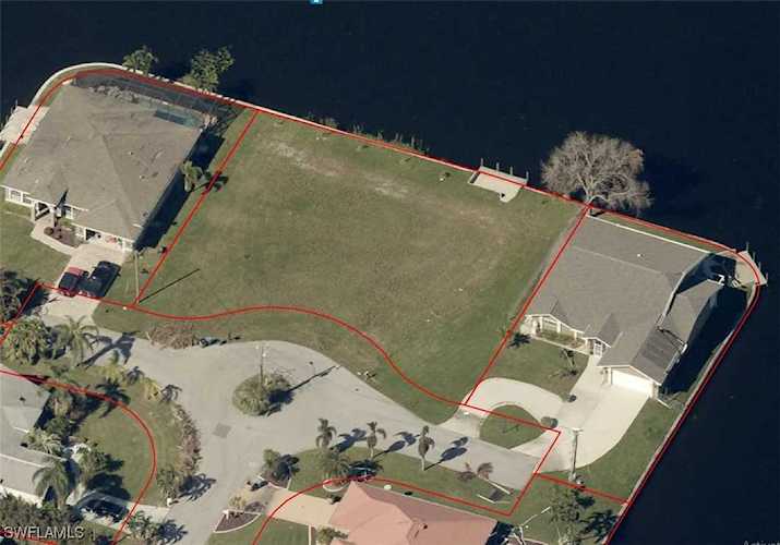 328 NE 20th Ct Cape Coral, FL 33909 | MLS 223018038 Photo 1