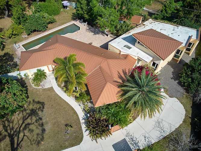 2535 Main St Sarasota, FL 34237