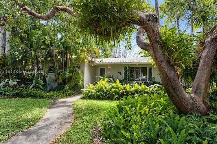 26 NE 109th St Miami Shores, FL 33161