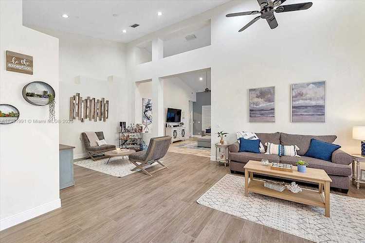 8396 Horseshoe Bay Rd Boynton Beach, FL 33472