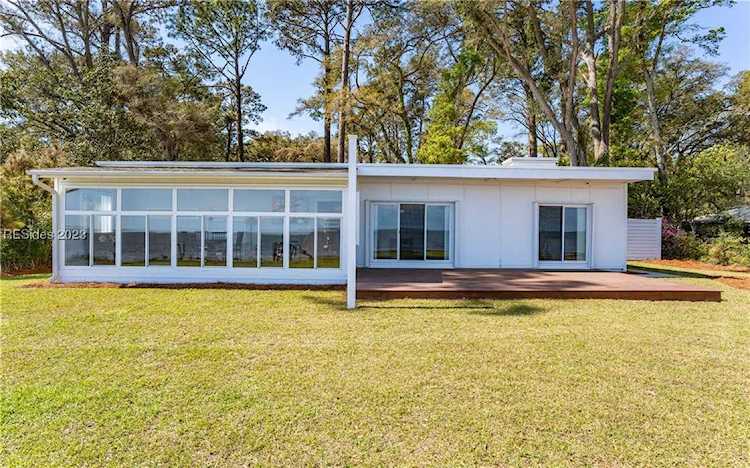 97 Mcteer Dr Saint Helena Island, SC 29920
