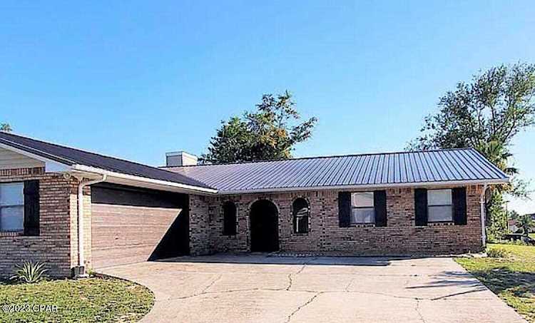 100 Charlesfax Ct Panama City FL 32404 737812 Callaway Forest U-2 home for sale Beautiful brick home on a large corner lot! 15 mins to Tyndall AFB. Quiet neighborhood, 2 car... Photo 1