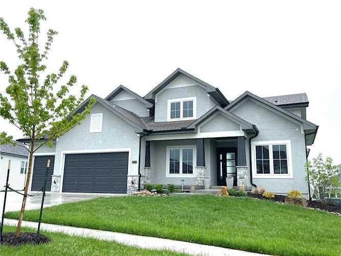 17401 Gillette St Overland Park, KS 66221