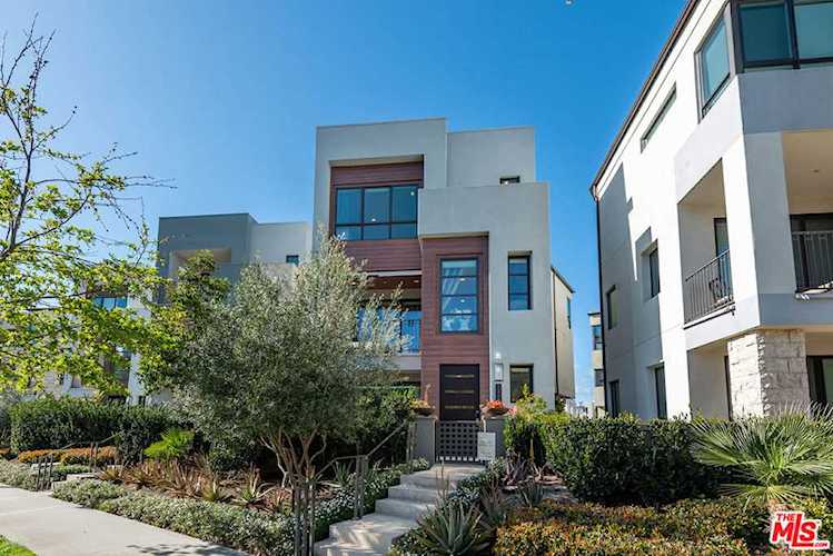 12667 Bluff Creek Dr Playa Vista, CA 90094