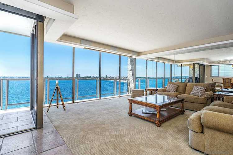 3860 Riviera Drive #402 San Diego, CA 92109