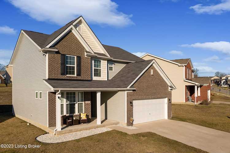 1074 Autumn Crest Ln Louisville, KY 40245