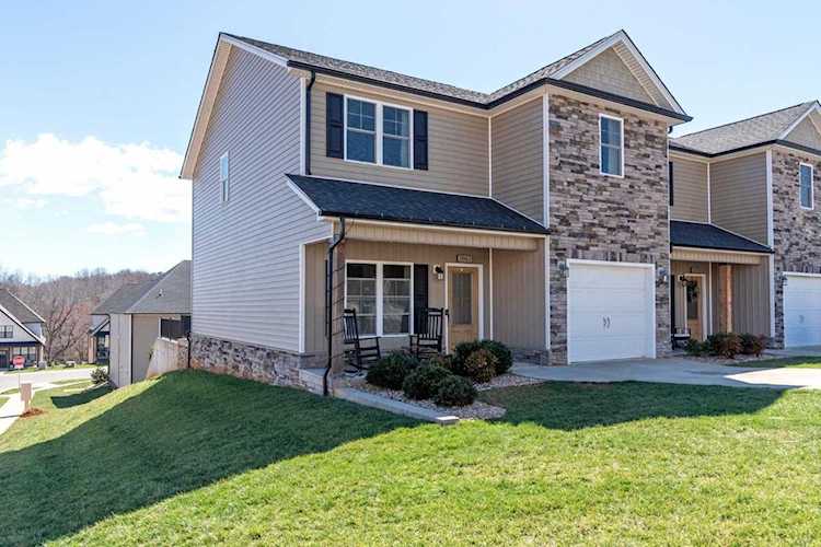 1061 Graystone Ln Forest, VA 24551