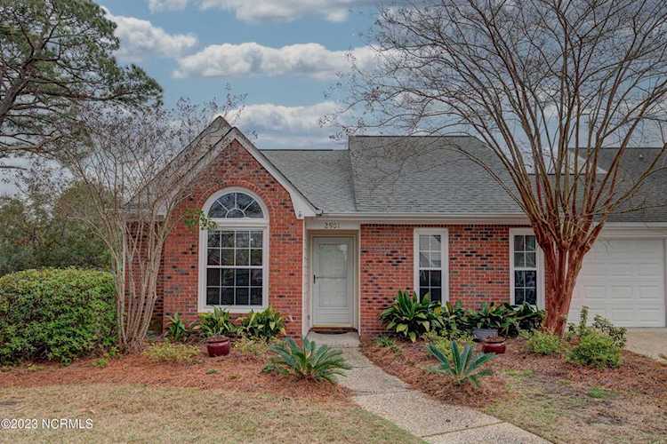 Real Estate & property in Wilmington NC at 2901 Caliber Court in the Northchase community Photo 1