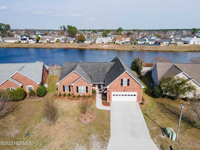 7115 Brittany Lakes Drive Wilmington, NC 28411