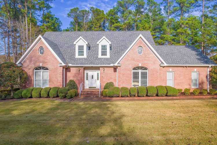 Haltom Real Estate, local REALTORS® Specialize in Selling Homes in Jackson, TN & Surrounding Areas : Madison County, Henderson County, Carroll County, Gibson County, Chester County, Hardeman County, Crockett County Photo 1