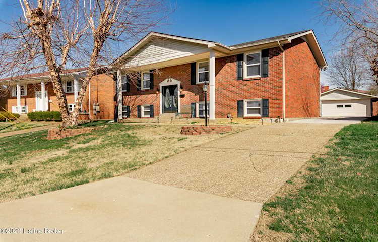 8405 Burlingame Rd, Louisville, KY 40219 - Friendly Hills $285,000 Photo 1