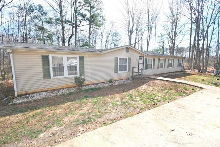 100 Candler Woods Ln Rustburg, VA 24588