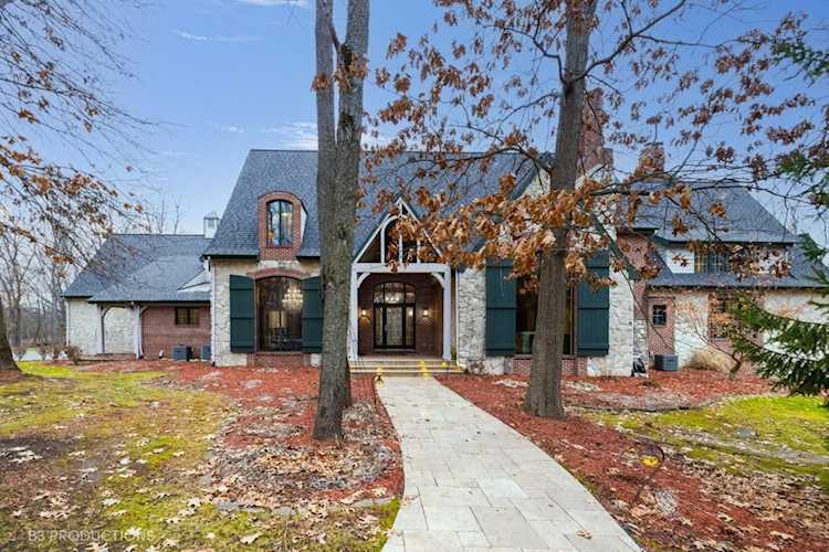 297 Hunt Club Dr Valparaiso, IN 46385