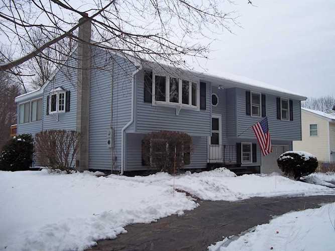 33 Mill Rd Londonderry, NH 03053 | MLS 4939006 Photo 1