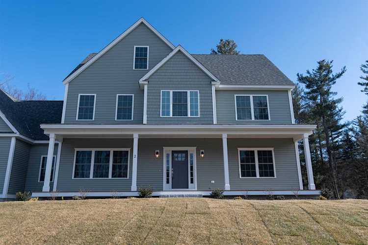 2 Brady Ln Hampstead, NH 03841