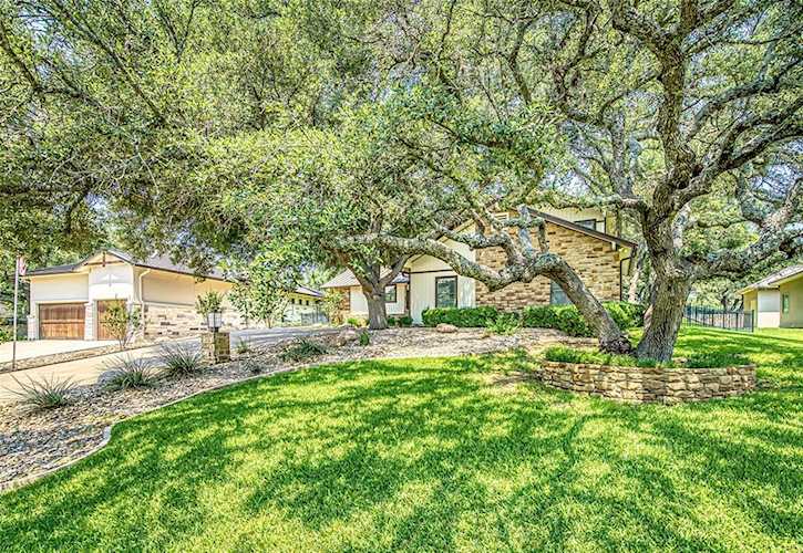 212 Blue Ground DRS Horseshoe Bay, TX 78657