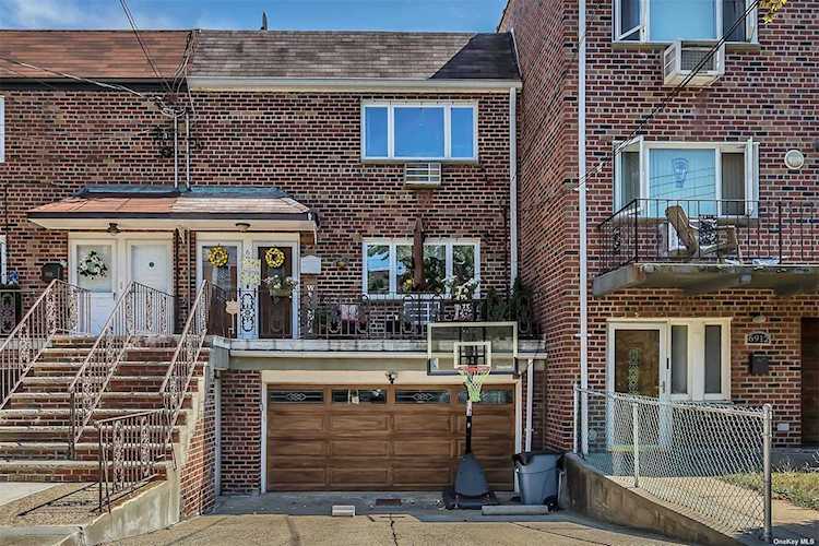 69-16 62nd Road Middle Village, NY 11379
