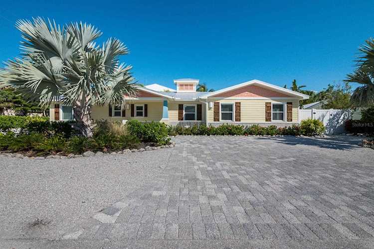 202 64th St Holmes Beach, FL 34217