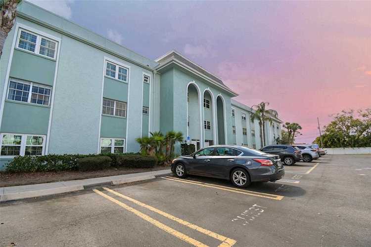 1706 Belleair Forest Dr #312 Belleair, FL 33756