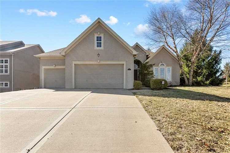 10512 N Michigan Ave Kansas City, MO 64155