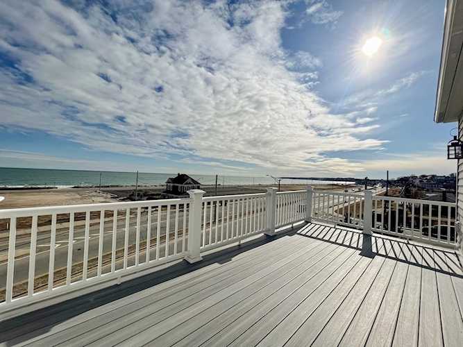 10 Whitehead Ave Hull, MA 02045
