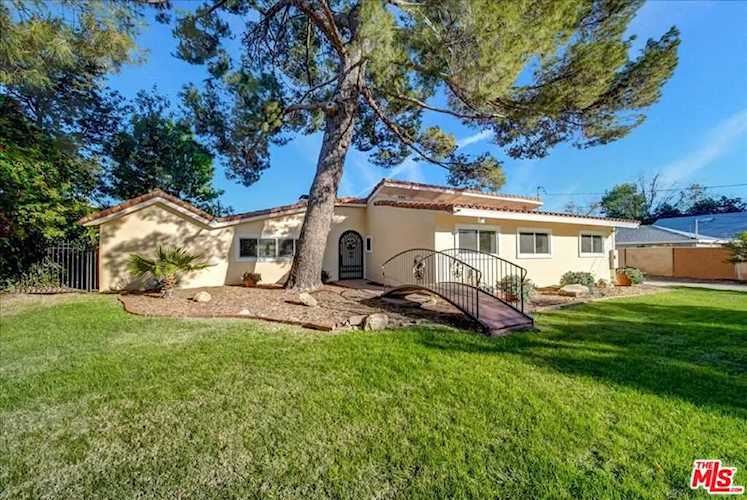9844 Noble Ave North Hills, CA 91343