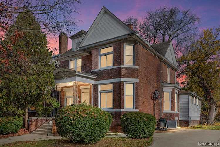 2476 Field St Detroit, MI 48214 | MLS 20221058274 Photo 1