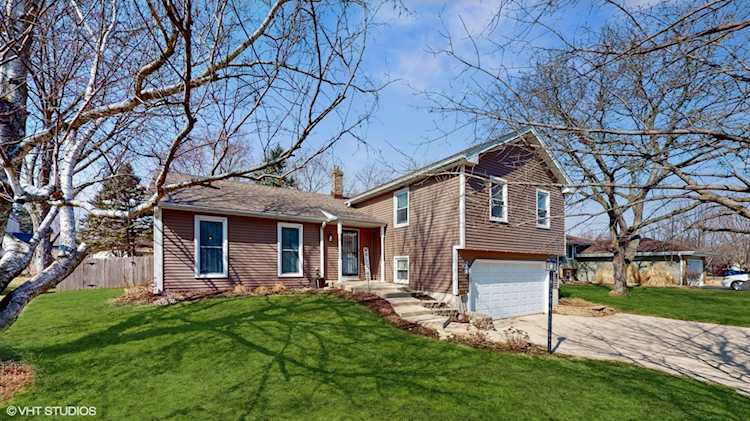 815 N Forest Ave Batavia, IL 60510