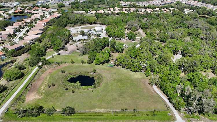 7025 Clark Rd Sarasota, FL 34241